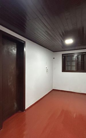 Casa à venda com 40m², 2 quartos e sem vaga Casa à venda com 40m², 2 quartos e sem vagaSala
