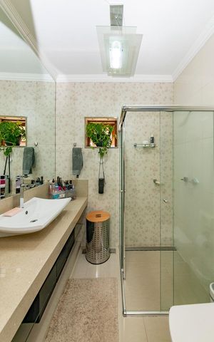 Casa à venda com 560m², 3 quartos e 3 vagas Casa à venda com 560m², 3 quartos e 3 vagasBanheiro da Suíte 2