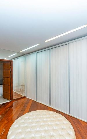 Casa à venda com 560m², 3 quartos e 3 vagas Casa à venda com 560m², 3 quartos e 3 vagasSuíte 1