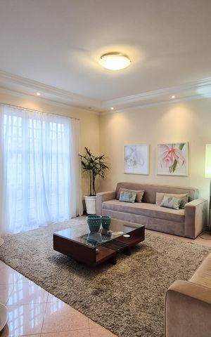 Casa à venda com 421m², 4 quartos e 5 vagas Casa à venda com 421m², 4 quartos e 5 vagasSala 1
