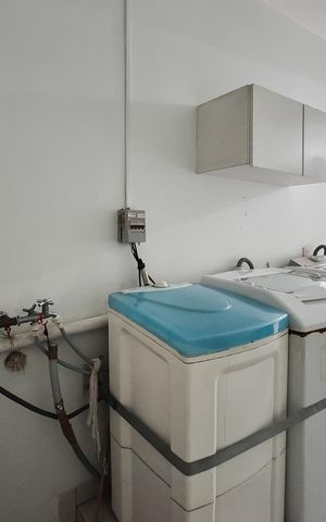 Casa à venda com 421m², 4 quartos e 5 vagas Casa à venda com 421m², 4 quartos e 5 vagasÁrea de Serviço