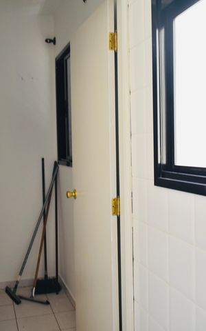 Apartamento à venda com 96m², 3 quartos e 2 vagas Apartamento à venda com 96m², 3 quartos e 2 vagasQuarto de Serviço