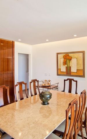 Apartamento à venda com 420m², 5 quartos e 6 vagas Apartamento à venda com 420m², 5 quartos e 6 vagasSala