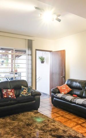 Casa à venda com 138m², 3 quartos e 1 vagaSala