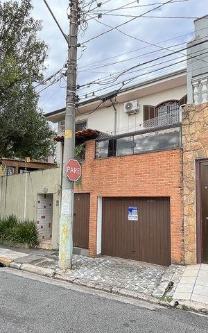 Casa à venda com 138m², 3 quartos e 1 vagaFachada + plaquinha