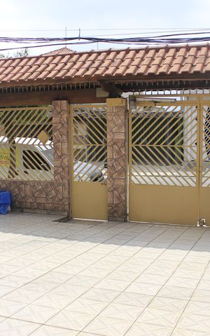 Casa à venda com 220m², 3 quartos e 8 vagasQuintal e garagem