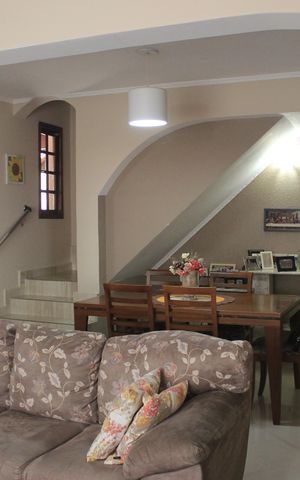 Casa à venda com 220m², 3 quartos e 8 vagasSala