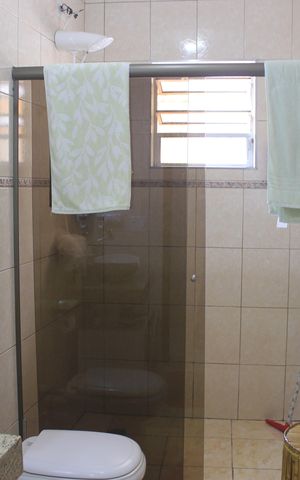 Casa à venda com 220m², 3 quartos e 8 vagasBanheiro 2