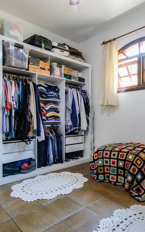 Casa para alugar com 255m², 3 quartos e 2 vagas Casa para alugar com 255m², 3 quartos e 2 vagasCloset da suíte 2