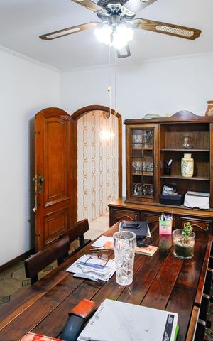 Casa para alugar com 255m², 3 quartos e 2 vagas Casa para alugar com 255m², 3 quartos e 2 vagasSala de Jantar