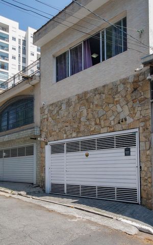 Casa para alugar com 255m², 3 quartos e 2 vagas Casa para alugar com 255m², 3 quartos e 2 vagasFachada