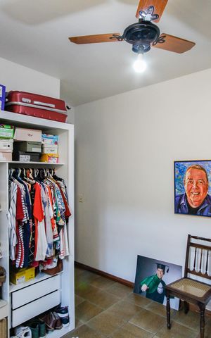 Casa para alugar com 255m², 3 quartos e 2 vagas Casa para alugar com 255m², 3 quartos e 2 vagasCloset da suíte 2