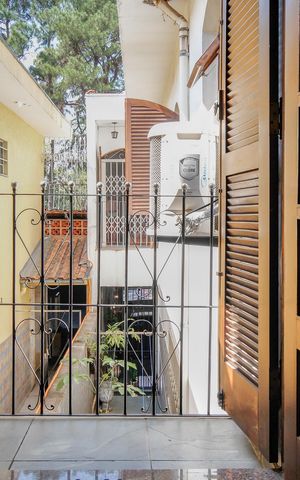 Casa para alugar com 255m², 3 quartos e 2 vagas Casa para alugar com 255m², 3 quartos e 2 vagasQuarto - Sacada