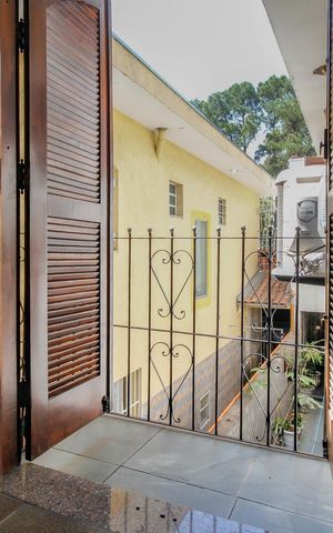 Casa para alugar com 255m², 3 quartos e 2 vagas Casa para alugar com 255m², 3 quartos e 2 vagasQuarto - Sacada