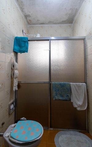 Casa à venda com 133m², 2 quartos e 2 vagas Casa à venda com 133m², 2 quartos e 2 vagasBanheiro
