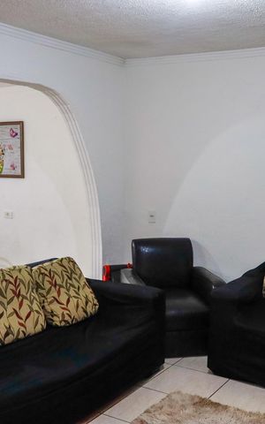 Casa à venda com 80m², 2 quartos e 1 vaga