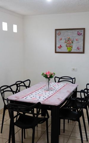 Casa à venda com 80m², 2 quartos e 1 vaga