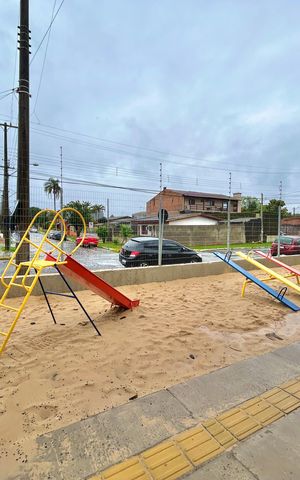 Apartamento à venda com 47m², 2 quartos e 1 vaga Apartamento à venda com 47m², 2 quartos e 1 vagaÁrea comum - Playground
