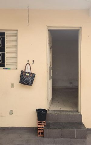 Casa para alugar com 210m², 4 quartos e 2 vagas Casa para alugar com 210m², 4 quartos e 2 vagasÁrea de Serviço / Casa 02