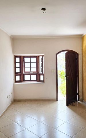 Casa para alugar com 210m², 4 quartos e 2 vagas Casa para alugar com 210m², 4 quartos e 2 vagasSala / Casa 01