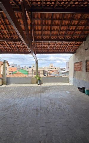 Casa para alugar com 210m², 4 quartos e 2 vagas Casa para alugar com 210m², 4 quartos e 2 vagasVaranda