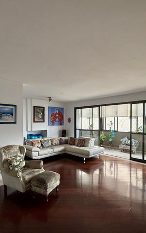 Apartamento à venda com 160m², 3 quartos e 2 vagasSala