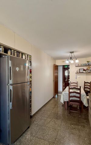 Apartamento à venda com 160m², 3 quartos e 2 vagasCozinha