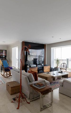 Apartamento à venda com 315m², 4 quartos e 5 vagas Apartamento à venda com 315m², 4 quartos e 5 vagasSala