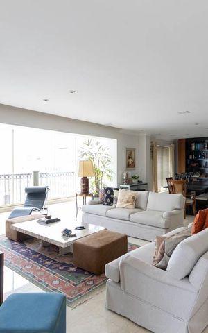 Apartamento à venda com 315m², 4 quartos e 5 vagas Apartamento à venda com 315m², 4 quartos e 5 vagasSala
