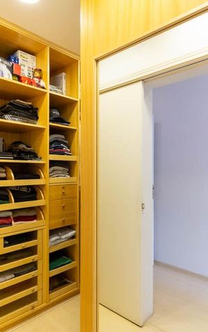 Apartamento à venda com 315m², 4 quartos e 5 vagas Apartamento à venda com 315m², 4 quartos e 5 vagasQuarto 1 - Suíte