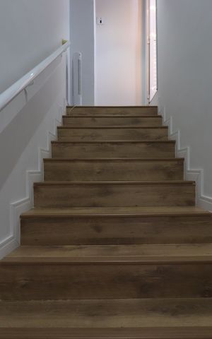 Apartamento à venda com 100m², 2 quartos e 1 vagaEscada