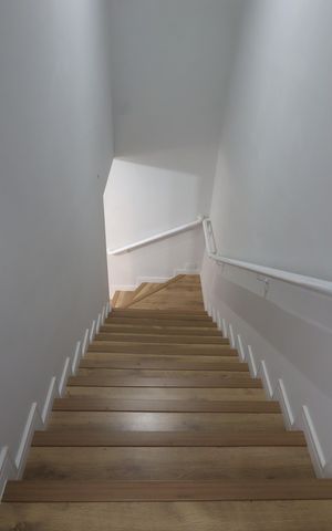 Apartamento à venda com 100m², 2 quartos e 1 vagaEscada
