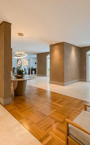 Apartamento à venda com 247m², 4 quartos e 4 vagas Apartamento à venda com 247m², 4 quartos e 4 vagasHall social