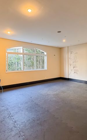 Apartamento à venda com 247m², 4 quartos e 4 vagas Apartamento à venda com 247m², 4 quartos e 4 vagasAcademia