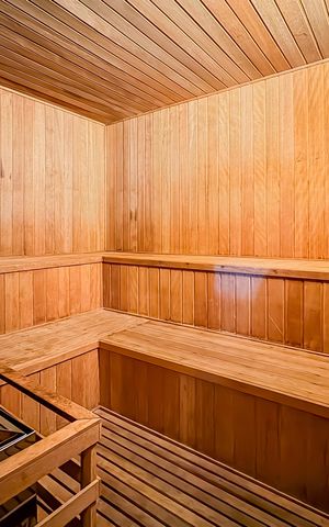 Apartamento à venda com 247m², 4 quartos e 4 vagas Apartamento à venda com 247m², 4 quartos e 4 vagasSpa - Saunas