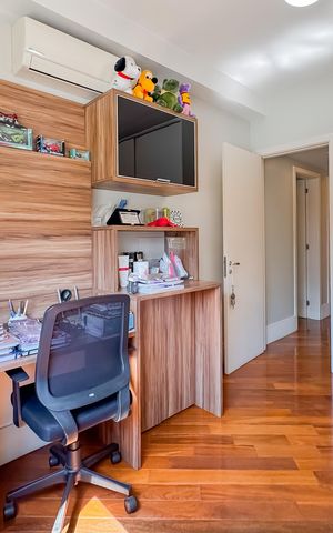 Apartamento à venda com 247m², 4 quartos e 4 vagas Apartamento à venda com 247m², 4 quartos e 4 vagasQuarto 2