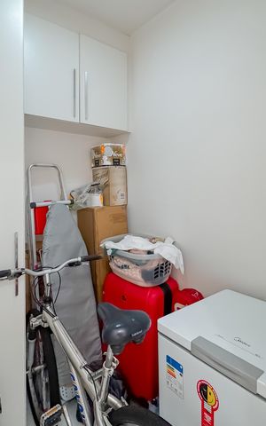 Apartamento à venda com 247m², 4 quartos e 4 vagas Apartamento à venda com 247m², 4 quartos e 4 vagasQuarto de Serviço