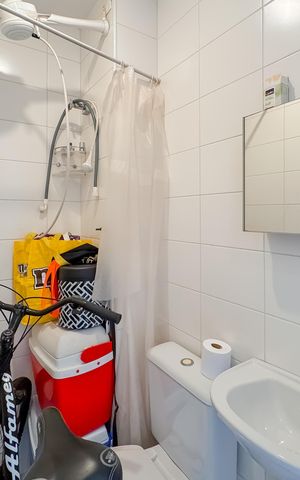 Apartamento à venda com 247m², 4 quartos e 4 vagas Apartamento à venda com 247m², 4 quartos e 4 vagasBanheiro de serviço