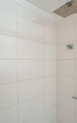 Apartamento à venda com 247m², 4 quartos e 4 vagas Apartamento à venda com 247m², 4 quartos e 4 vagasBanheiro da Suíte 1