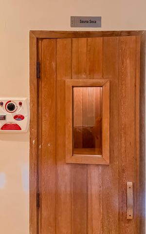 Apartamento à venda com 247m², 4 quartos e 4 vagas Apartamento à venda com 247m², 4 quartos e 4 vagasSpa - Saunas