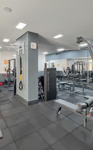 Apartamento à venda com 247m², 4 quartos e 4 vagas Apartamento à venda com 247m², 4 quartos e 4 vagasAcademia