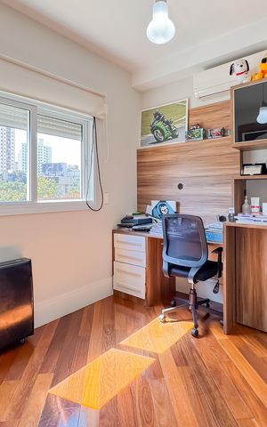 Apartamento à venda com 247m², 4 quartos e 4 vagas Apartamento à venda com 247m², 4 quartos e 4 vagasQuarto 2