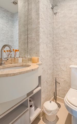 Apartamento à venda com 247m², 4 quartos e 4 vagas Apartamento à venda com 247m², 4 quartos e 4 vagasLavabo