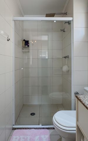 Apartamento à venda com 247m², 4 quartos e 4 vagas Apartamento à venda com 247m², 4 quartos e 4 vagasBanheiro da Suíte 1