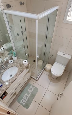 Apartamento à venda com 247m², 4 quartos e 4 vagas Apartamento à venda com 247m², 4 quartos e 4 vagasBanheiro Corredor