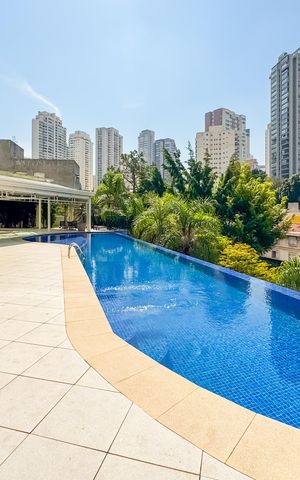 Apartamento à venda com 247m², 4 quartos e 4 vagas Apartamento à venda com 247m², 4 quartos e 4 vagasPiscina