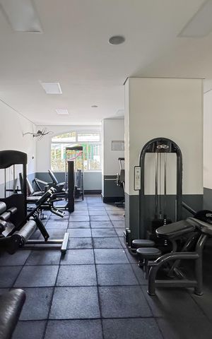 Apartamento à venda com 247m², 4 quartos e 4 vagas Apartamento à venda com 247m², 4 quartos e 4 vagasAcademia