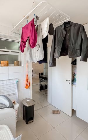Apartamento à venda com 247m², 4 quartos e 4 vagas Apartamento à venda com 247m², 4 quartos e 4 vagasÁrea de Serviço