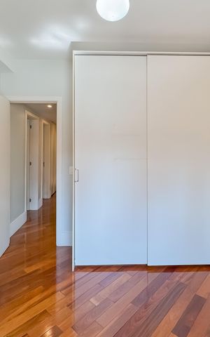 Apartamento à venda com 247m², 4 quartos e 4 vagas Apartamento à venda com 247m², 4 quartos e 4 vagasQuarto 2