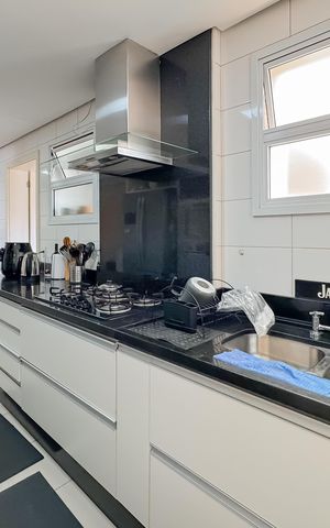 Apartamento à venda com 247m², 4 quartos e 4 vagas Apartamento à venda com 247m², 4 quartos e 4 vagasCozinha